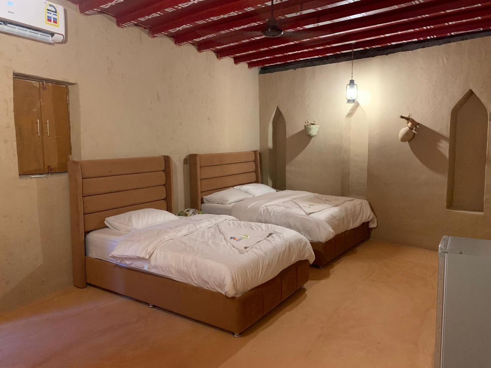 بيت نُزل السلام Bait Salam Inn Al Ḩamrāʼ Kültér fotó